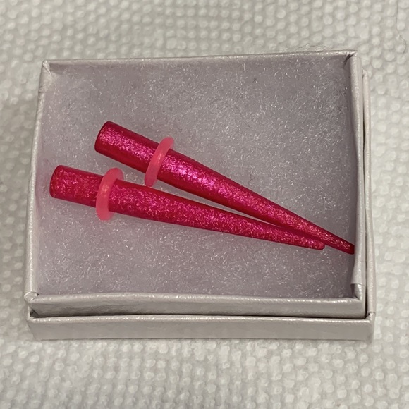 Size 4G ear plugs x 2 - Picture 2 of 3